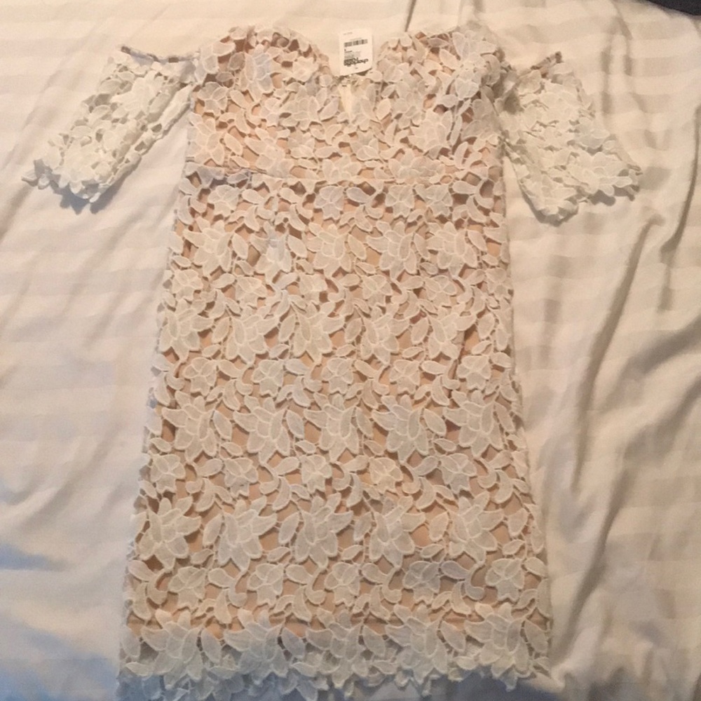 Beautiful White Lace Dress - sleeves attached